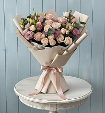 Букет цветов из:  Розы и Лизиантусы в Заречный