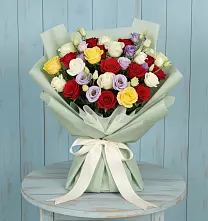 Букет цветов из:  Розы в Заречный