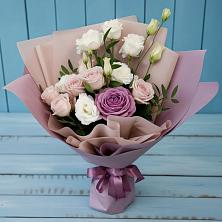Букет цветов из:  Розы и Лизиантусы в Заречный