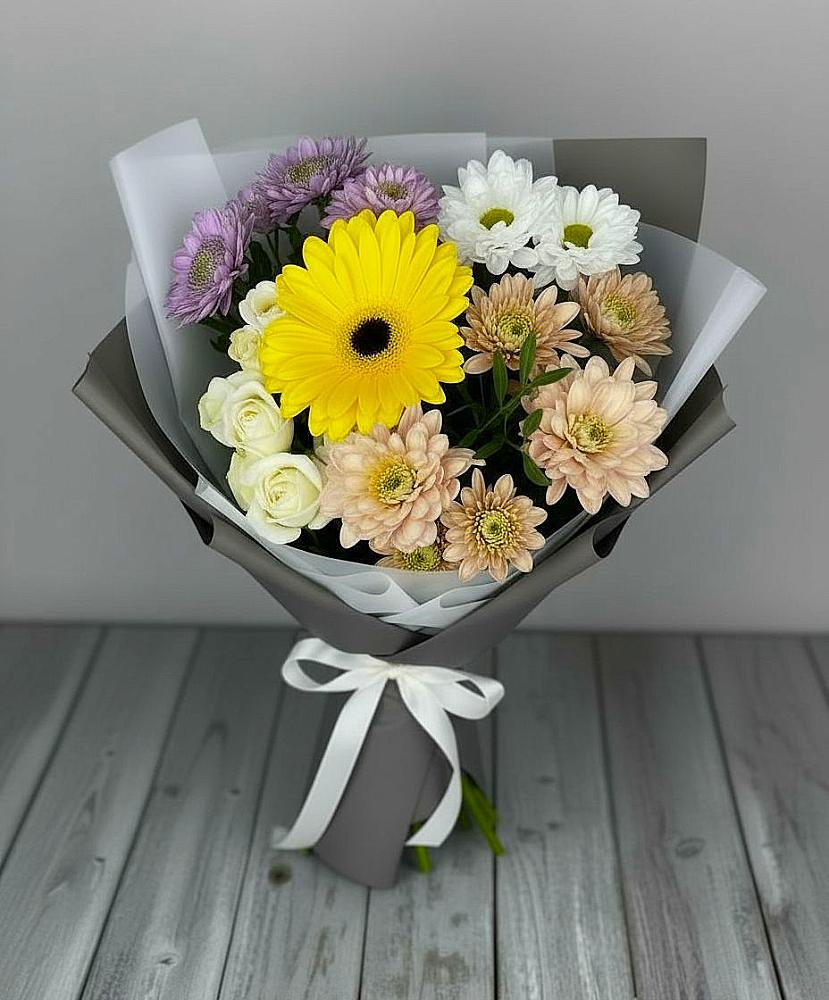 Букет цветов из: Розы, Герберы и Хризантемы в Заречный