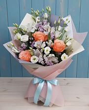 Букет цветов из:  Лизиантусы, Розы, Альстромерии и Гипсофила в Заречный