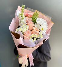 Букет цветов из:  Хризантемы и Розы в Заречный
