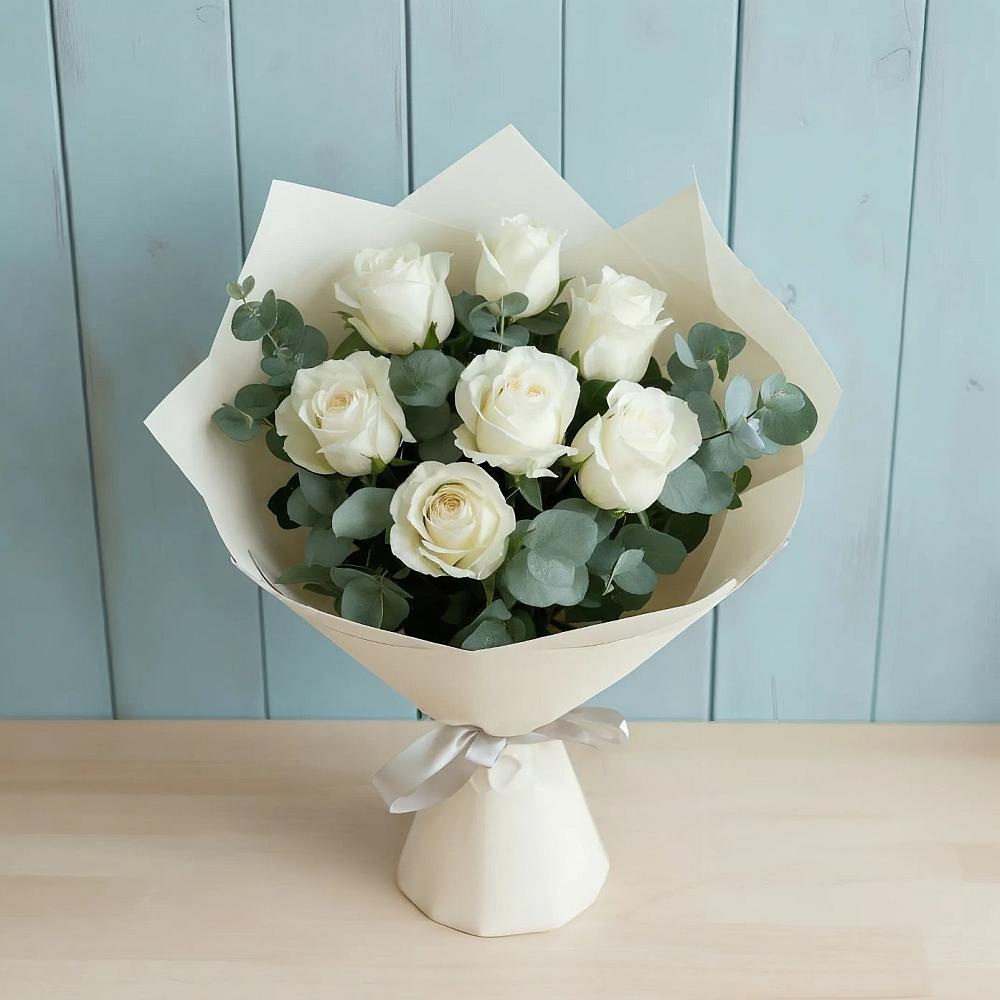 Букет Белые розы в Эвкалипте в Заречный