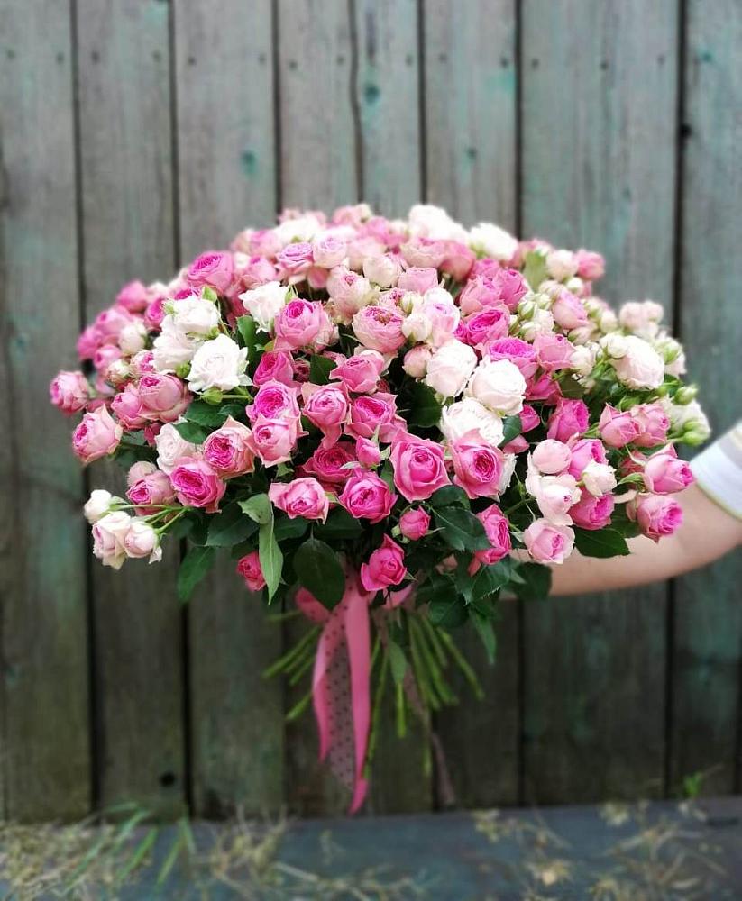 Букет Розовые кустовые розы Натали и Лав Лидия в Заречный