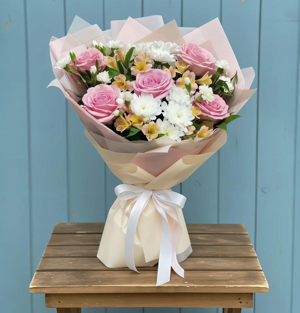 Букет цветов из: Гвоздики, Орхидеи и Розы в Заречный