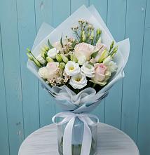 Букет цветов из:  Розы и Лизиантусы в Заречный